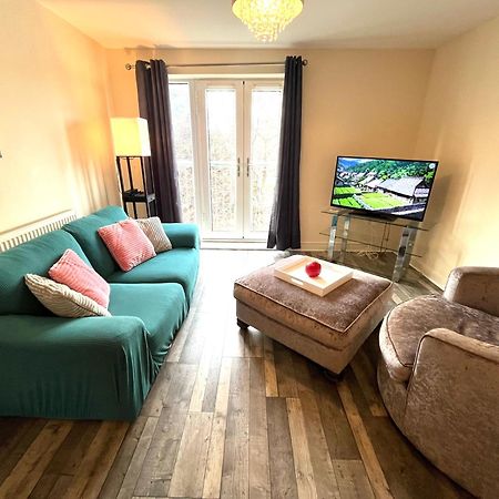 Spacious Two Bedrooms Apartment For Business And Holiday Portsmouth Dış mekan fotoğraf