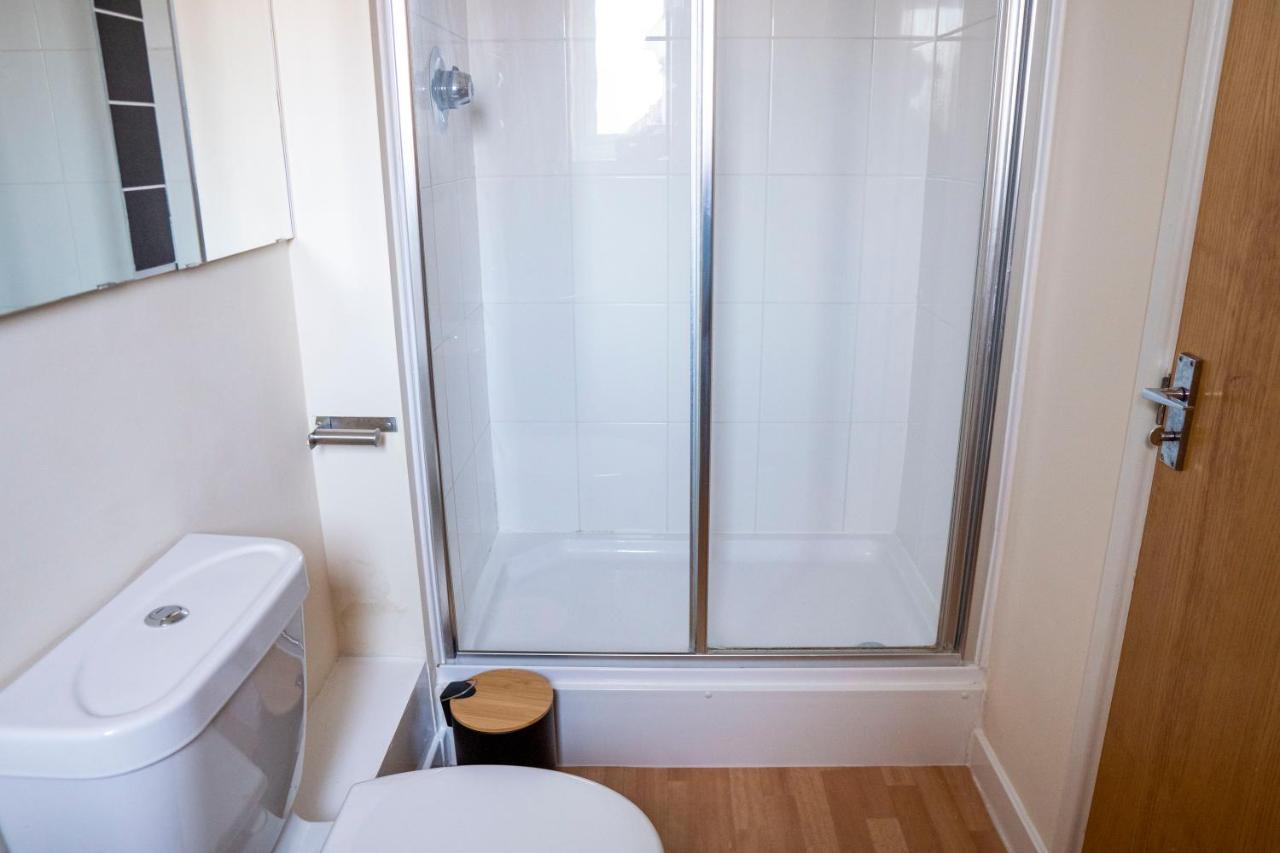 Spacious Two Bedrooms Apartment For Business And Holiday Portsmouth Dış mekan fotoğraf