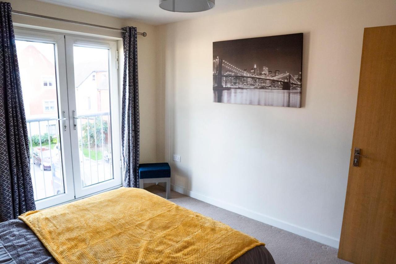Spacious Two Bedrooms Apartment For Business And Holiday Portsmouth Dış mekan fotoğraf