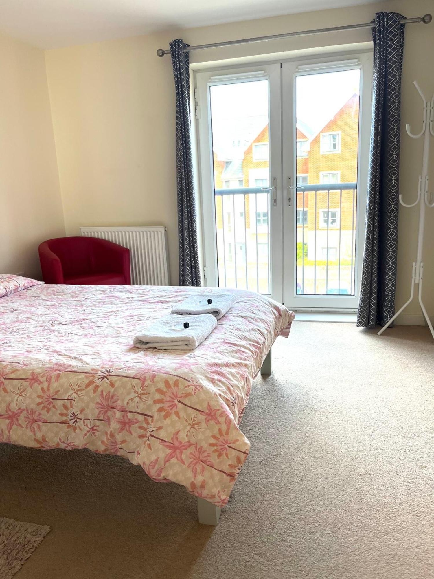 Spacious Two Bedrooms Apartment For Business And Holiday Portsmouth Dış mekan fotoğraf