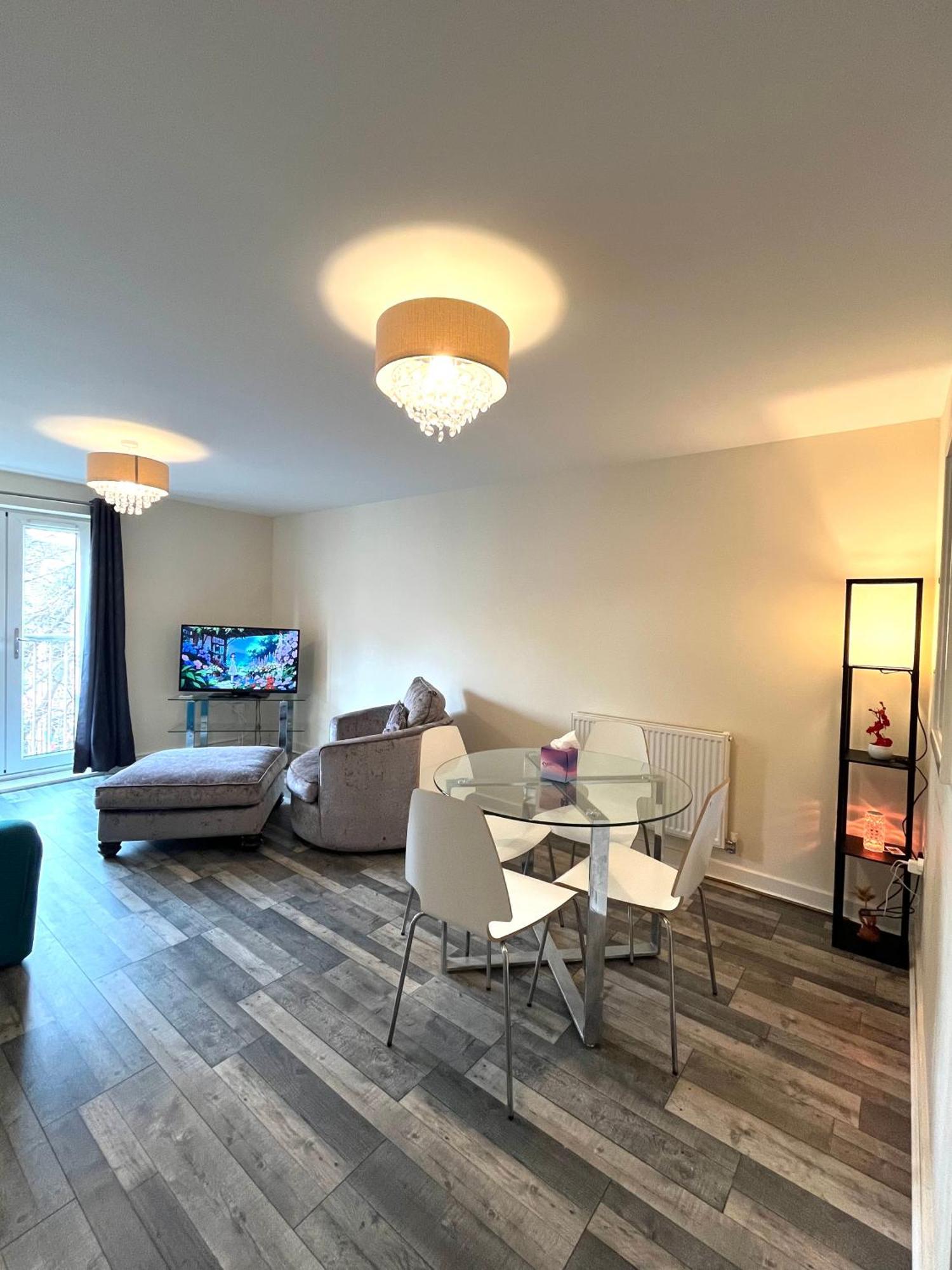 Spacious Two Bedrooms Apartment For Business And Holiday Portsmouth Dış mekan fotoğraf